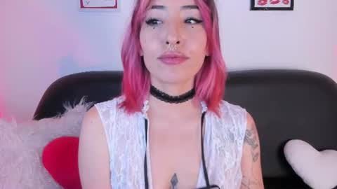sweetfire_moon1 online show from July 7, 11:52 pm