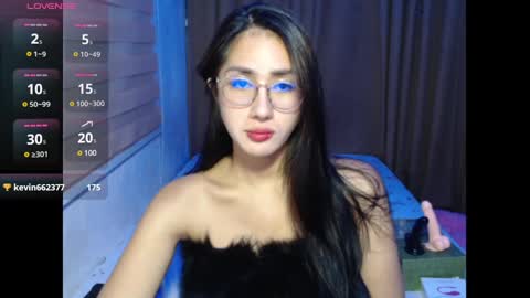 Snapshot of sweetgirl_wendyxx chatting on December 15, 6:37 pm Wendy online show from December 15, 6:37 pm