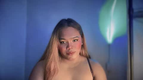 Snapshot of sweethot_bella chatting on September 30, 6:40 pm Bella online show from September 30, 6:40 pm