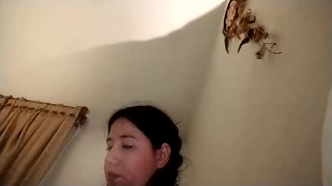 Ana Mara  i cant Make noise My family is here  online show from October 16, 5:18 am