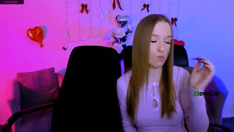 Chloe online show from March 28, 10:05 am