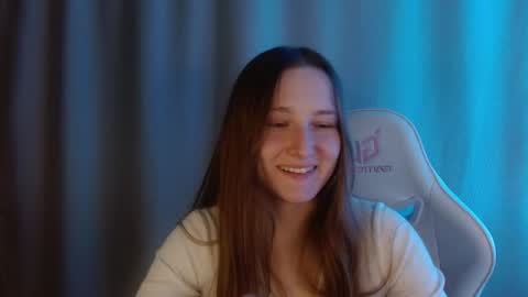 Annie online show from March 14, 9:52 pm