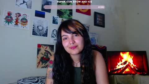 Snapshot of sweetie_maryy chatting on January 25, 9:35 pm Maria  my insta sweetie maryy   online show from January 25, 9:35 pm