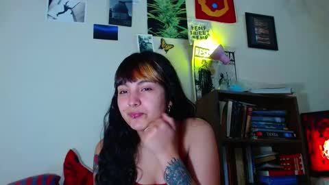 Snapshot of sweetie_maryy chatting on February 14, 5:25 pm Maria  my insta sweetie maryy   online show from February 14, 5:25 pm