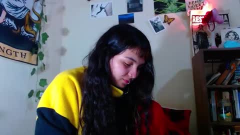 Snapshot of sweetie_maryy chatting on February 28, 5:15 am Maria  my insta sweetie maryy   online show from February 28, 5:15 am