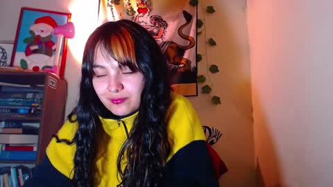 Snapshot of sweetie_maryy chatting on December 14, 6:56 am Maria  my insta sweetie maryy   online show from December 14, 6:56 am