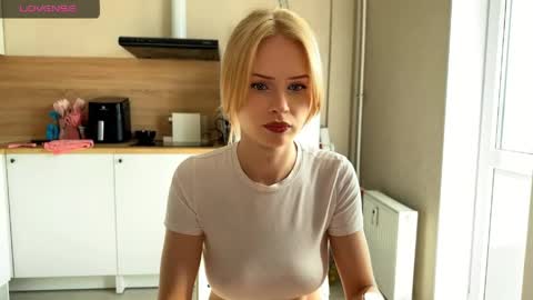 sweetie Lisa3 online show from May 21, 6:20 am