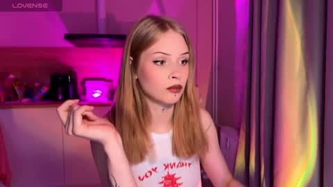 sweetie Lisa3 online show from March 28, 6:31 pm