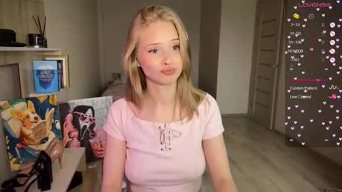 Snapshot of sweetielis chatting on October 22, 9:56 am sweetie Lisa3 online show from October 22, 9:56 am