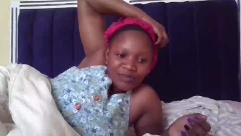 sweetlexier online show from April 8, 8:17 am