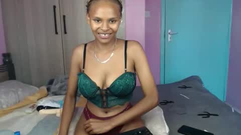 Diva online show from April 24, 12:40 pm