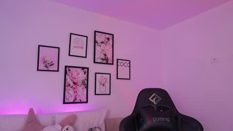 instagram melisabahamon  online show from March 9, 3:11 am