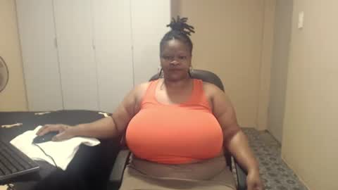 sweetnoziexxx online show from November 2, 12:32 am