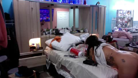 WeAim2PZzz online show from February 5, 4:48 am