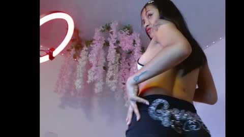 sweetposion online show from March 18, 5:02 am