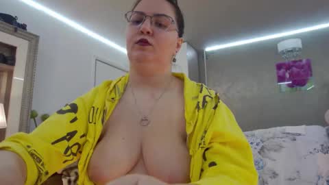 SweetRaisa online show from February 25, 2:15 am