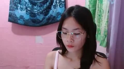 Mia online show from July 11, 7:24 am
