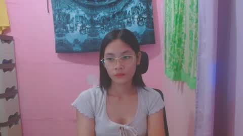 Mia online show from June 26, 5:57 am