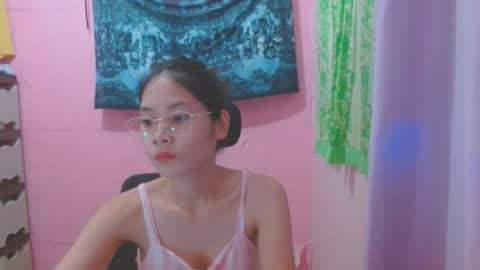 Mia online show from July 7, 6:04 am