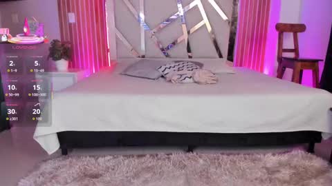 sweetviolet___ online show from October 4, 1:09 pm