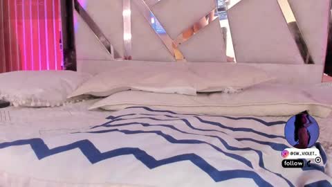 sweetviolet___ online show from May 11, 4:04 pm