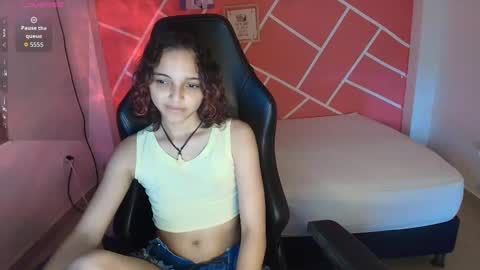 Snapshot of sweety_dreamgirl chatting on October 19, 7:51 pm sweety_dreamgirl online show from October 19, 7:51 pm
