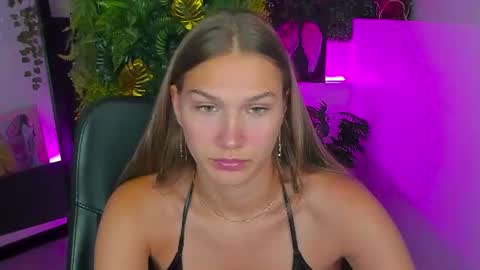 Emily online show from July 21, 10:39 am
