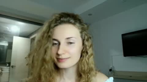 sweety_fruits online show from February 11, 5:06 pm