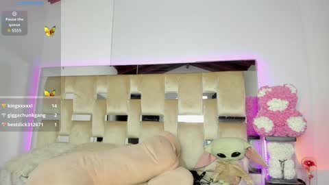  independent model  online show from January 11, 1:06 am