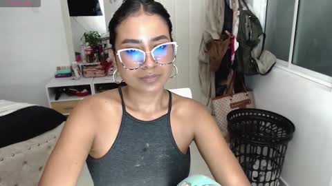 yaya online show from October 3, 12:31 am