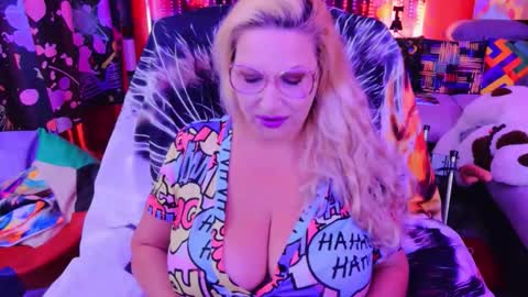 Lisa online show from September 27, 3:32 pm