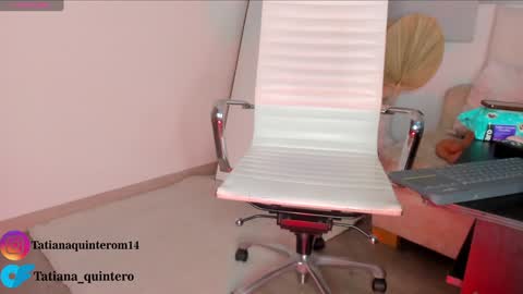 Snapshot of swt_molly chatting on December 2, 6:57 am Molly online show from December 2, 6:57 am