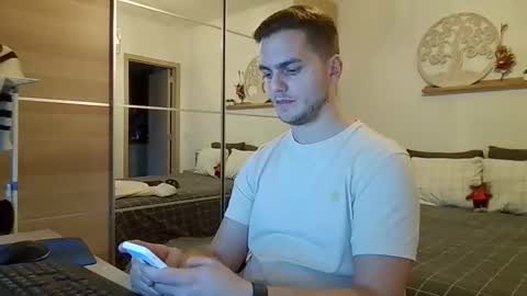 syl092 online show from December 5, 3:54 pm