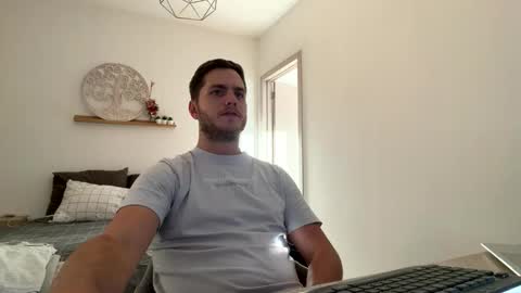 syl092 online show from April 14, 5:16 pm