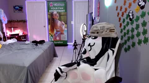 Jennah online show from November 1, 1:06 am