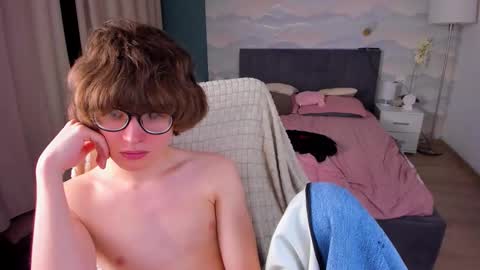 Snapshot of syndydels chatting on October 28, 3:24 pm syndydels online show from October 28, 3:24 pm