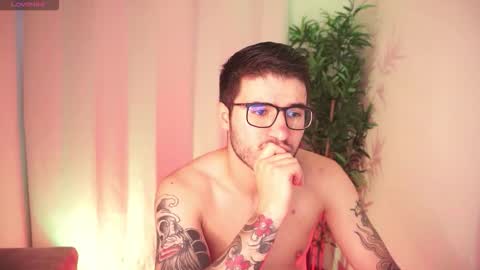 t0ny_wylie online show from February 22, 3:58 pm