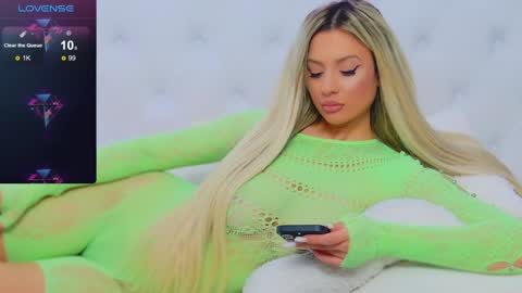 Snapshot of taahiraarabian chatting on February 3, 4:31 pm Arianna online show from February 3, 4:31 pm