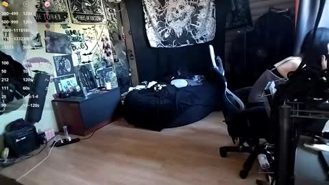 Lina online show from March 22, 3:05 pm