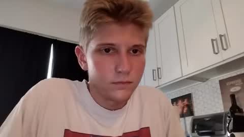 collegetwinkboi online show from July 2, 8:58 pm