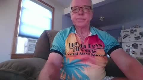 tacrunner66_ online show from July 6, 2:25 pm