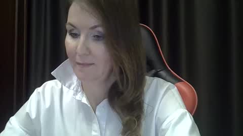 taisialucky77 online show from December 4, 7:13 pm