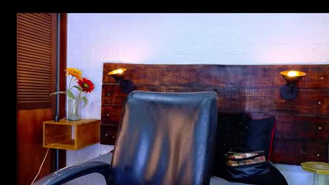 Snapshot of tamara_sanz1 chatting on October 16, 10:15 am online show from October 16, 10:15 am