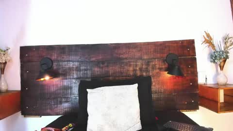    online show from May 26, 10:54 am