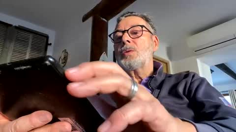 Dominique online show from January 8, 10:37 am