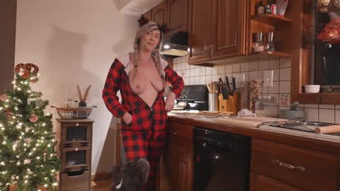 Lilith Eden  sometimes Eve online show from December 14, 2:33 am