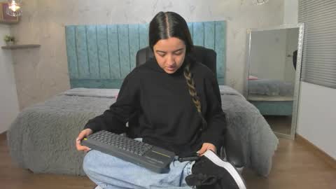 Tara  online show from February 24, 12:19 pm