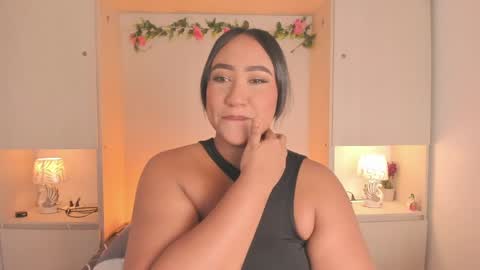 Snapshot of tarawiilson_ chatting on September 18, 5:00 am  T A R A  online show from September 18, 5:00 am