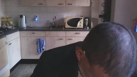 Genaro Thode online show from December 5, 9:30 am