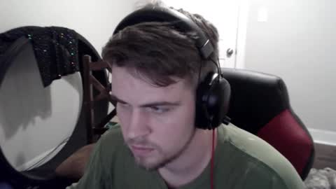 tarus333 online show from December 18, 2:21 am